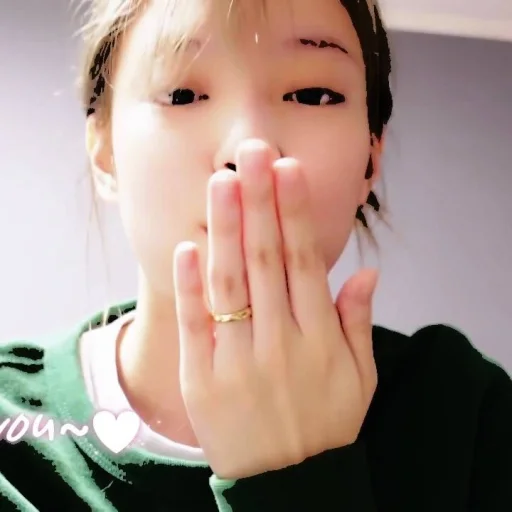 🧩 Стикер «JENNIE V1» для Telegram