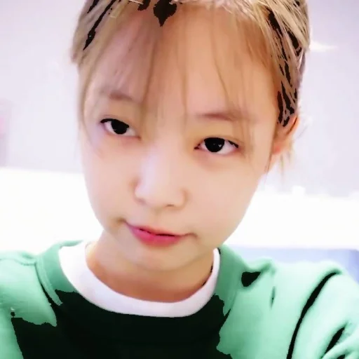 🧩 Стикер «JENNIE V1» для Telegram
