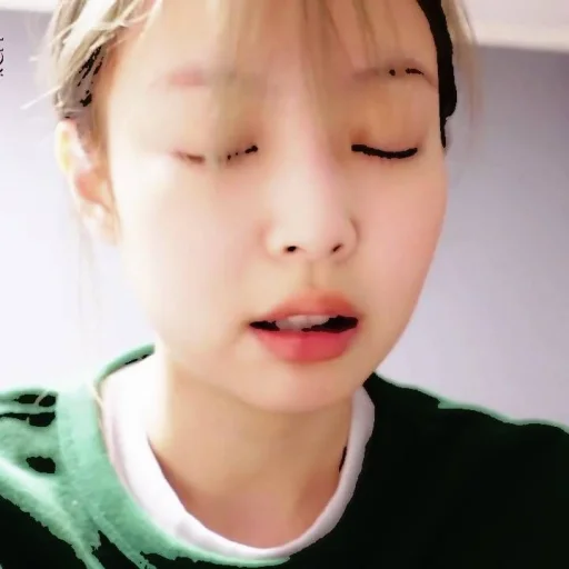 🧩 Стикер «JENNIE V1» для Telegram