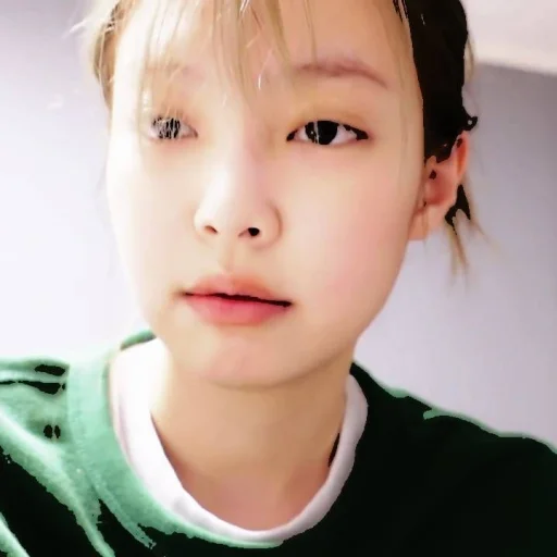 🧩 Стикер «JENNIE V1» для Telegram