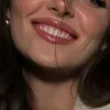 Стикер 25 Эрчел из сериала Постучись в мою дверь