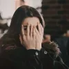 Стикер 55 Эрчел из сериала Постучись в мою дверь