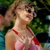 Стикер 47 Эрчел из сериала Постучись в мою дверь