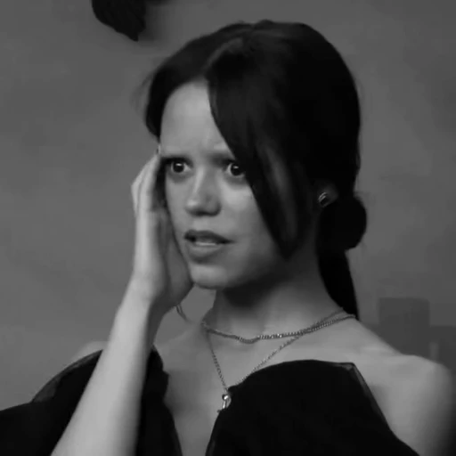 🌟 Стикер «Jenna Ortega» для Telegram