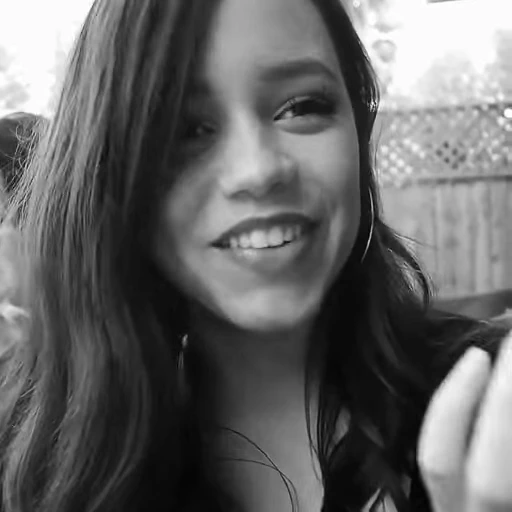 🌟 Стикер «Jenna Ortega» для Telegram