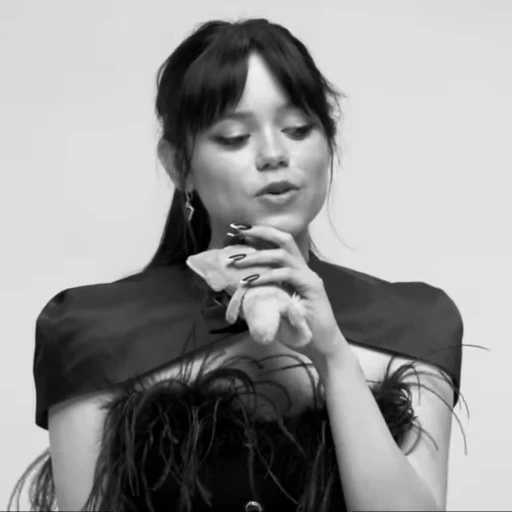 🌟 Стикер «Jenna Ortega» для Telegram
