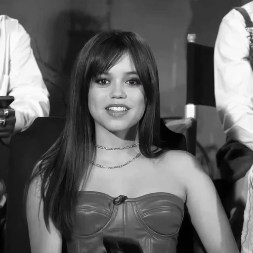🌟 Стикер «Jenna Ortega» для Telegram
