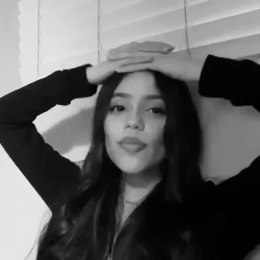 🌟 Стикер «Jenna Ortega» для Telegram