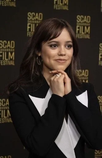 ☺ Стикер «Jenna Ortega» для Telegram