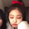 Стикер 17 Jennie