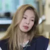 Стикер 16 Jennie