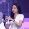 Стикер 35 Jennie