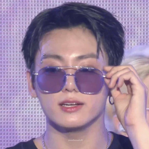🦦 Стикер «bts jungkook» для Telegram