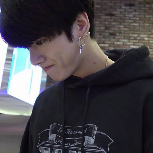 🦦 Стикер «bts jungkook» для Telegram
