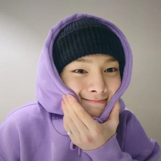 🙂 Стикер «jeongin» для Telegram
