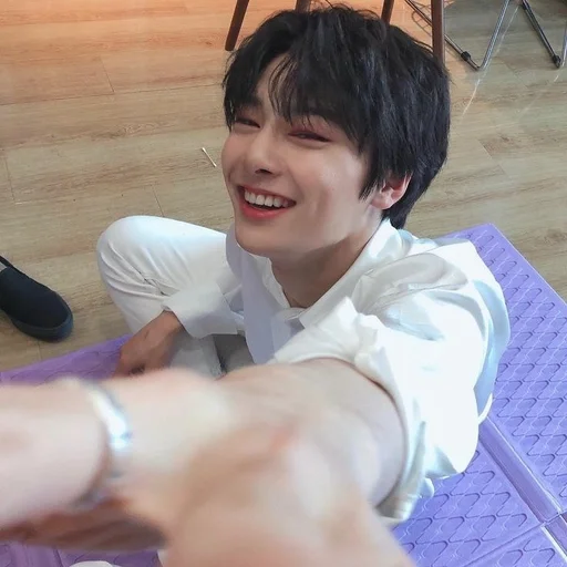😄 Стикер «jeongin» для Telegram