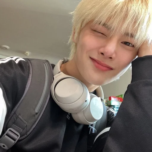 😉 Стикер «jeongin» для Telegram