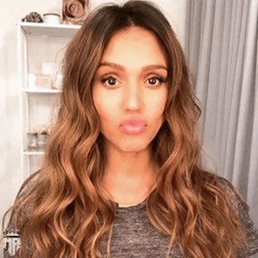 😙 Стикер «Jessica Alba» для Telegram