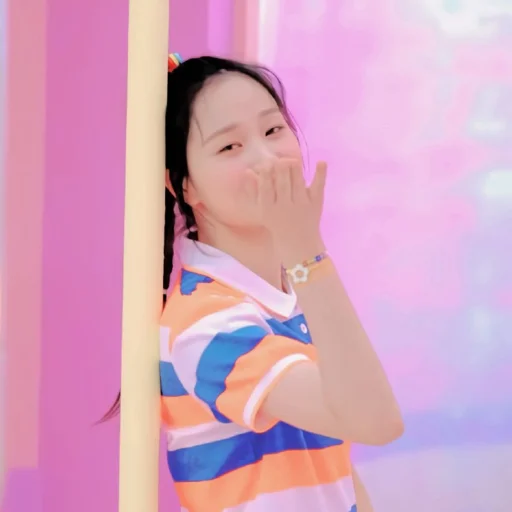 🤭 Стикер «jihyohan» для Telegram