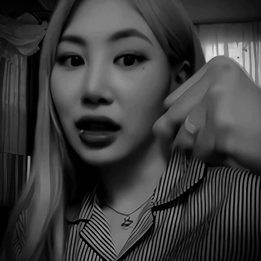 👊 Стикер «itzy ryujin» для Telegram
