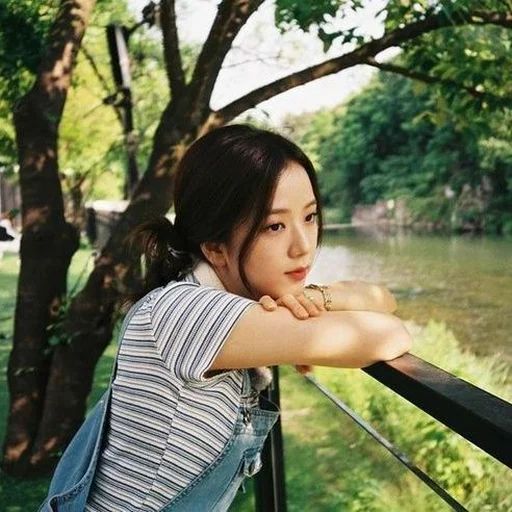 🦄 Стикер «jisoo» для Telegram
