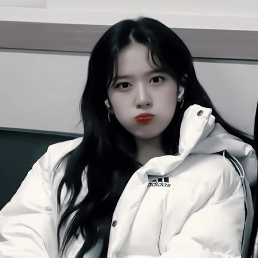 🌟 Стикер «Miss Jisoo» для Telegram