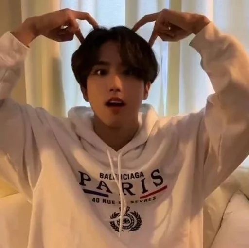 🤍 Стикер «jisung// stray kids» для Telegram