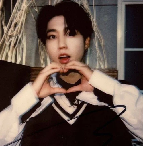 🖤 Стикер «jisung// stray kids» для Telegram