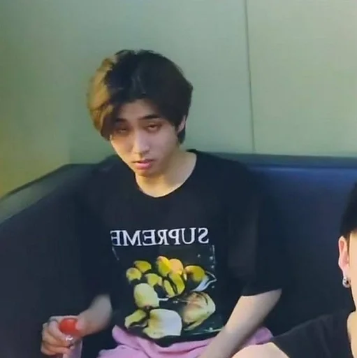🙄 Стикер «jisung// stray kids» для Telegram