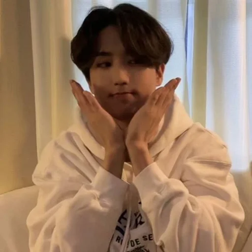 ☺️ Стикер «jisung// stray kids» для Telegram