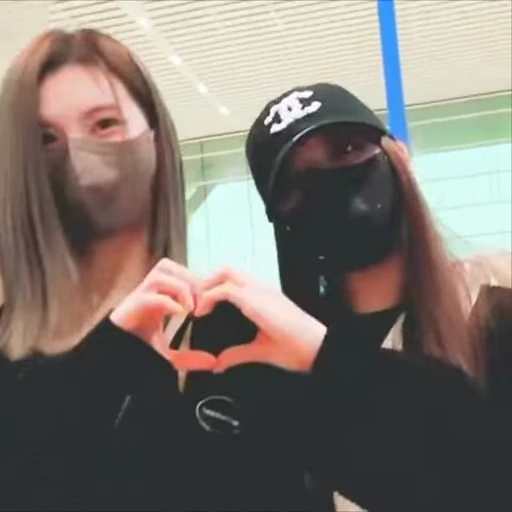 🫶 Стикер «jijiwoo» для Telegram