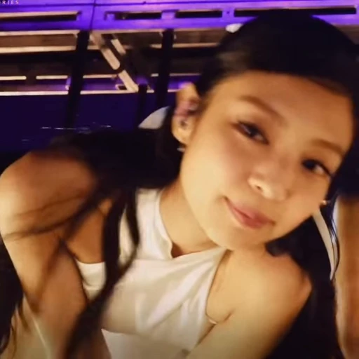 🥰 Стикер «jennie blackpink» для Telegram