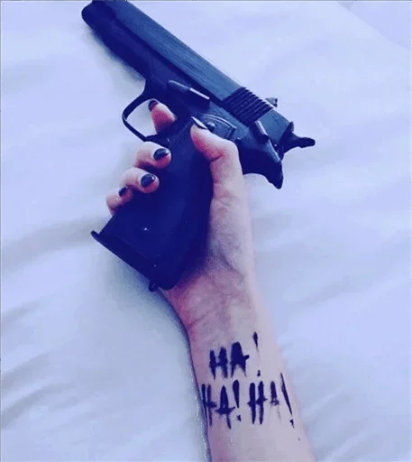 😐 Стикер «joker and harley love story» для Telegram