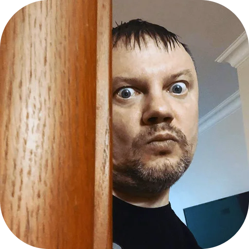 👀 Стикер «Вдали, над деревней летали собаки» для Telegram
