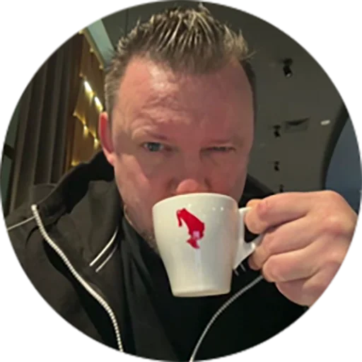 ☕️ Стикер «Вдали, над деревней летали собаки» для Telegram