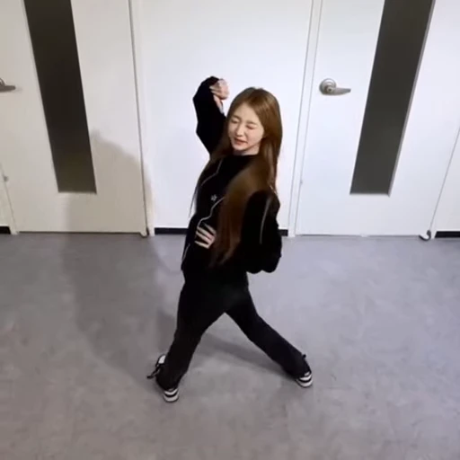 🏳‍🌈 Стикер «loona» для Telegram