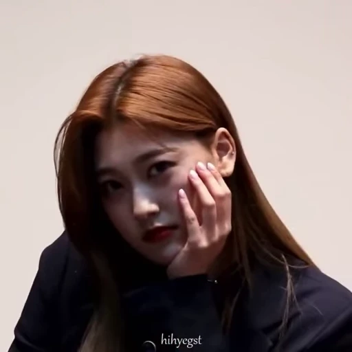🏳‍🌈 Стикер «loona» для Telegram