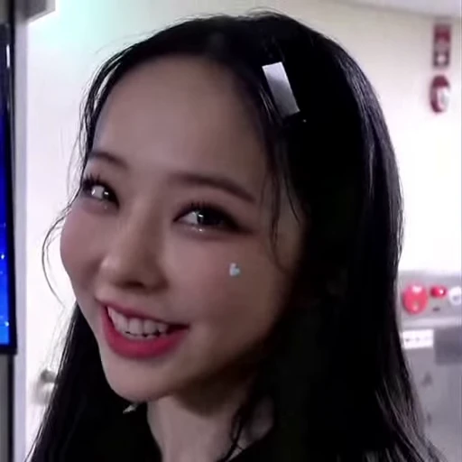 🏳‍🌈 Стикер «loona» для Telegram