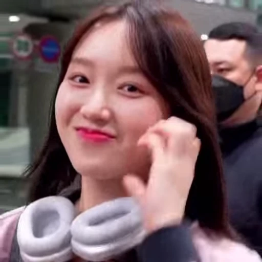 🏳‍🌈 Стикер «loona» для Telegram