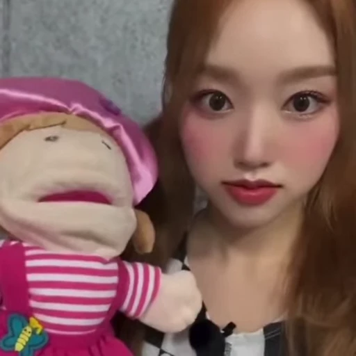 🏳‍🌈 Стикер «loona» для Telegram
