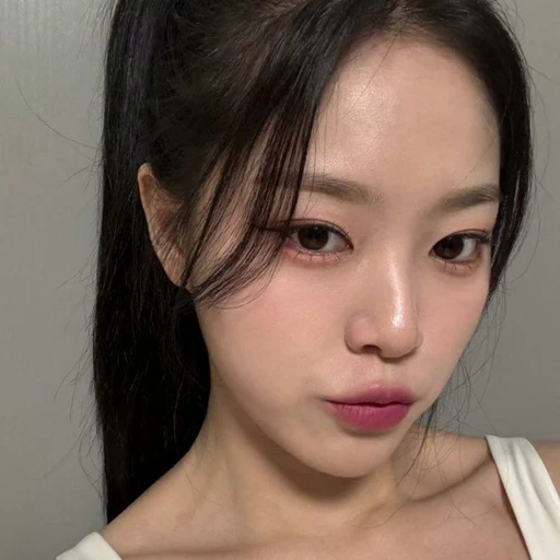🏳‍🌈 Стикер «loona» для Telegram