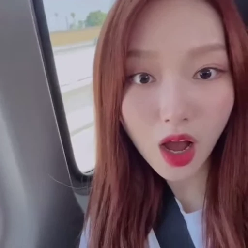 🏳‍🌈 Стикер «loona» для Telegram