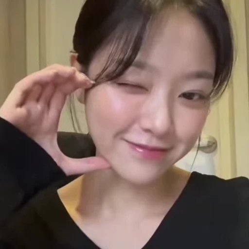 🏳‍🌈 Стикер «loona» для Telegram