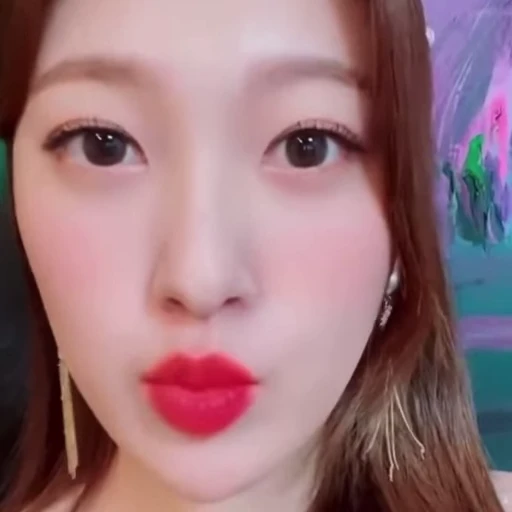 🏳‍🌈 Стикер «loona» для Telegram