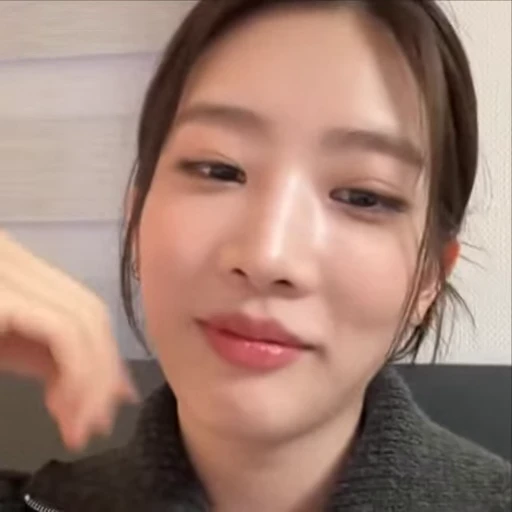 🏳‍🌈 Стикер «loona» для Telegram