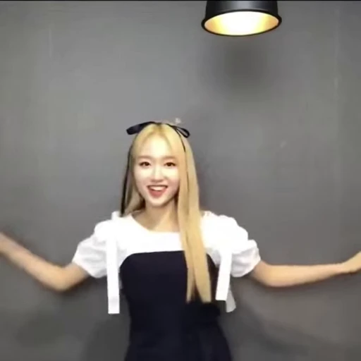 🏳‍🌈 Стикер «loona» для Telegram