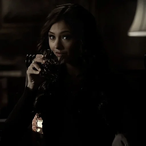 🍷 Стикер «Katherine Pierce Mikaelson» для Telegram