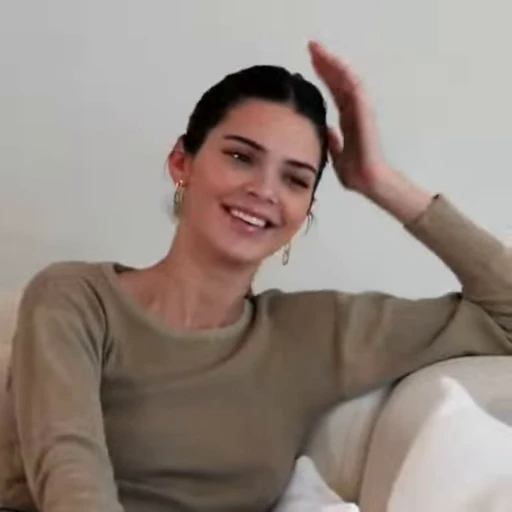 😐 Стикер «Kendall Jenner» для Telegram