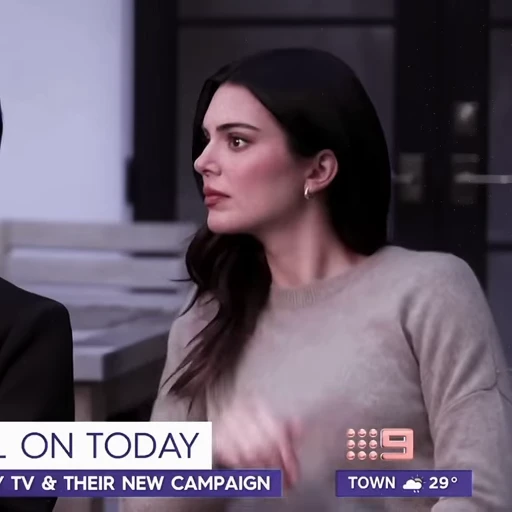 😐 Стикер «Kendall Jenner» для Telegram