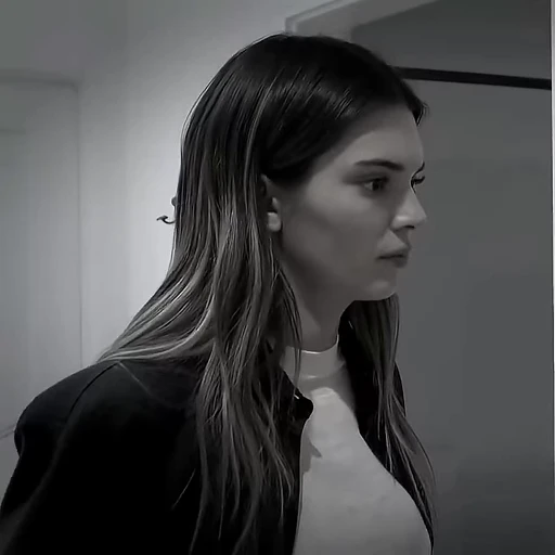 😐 Стикер «Kendall Jenner» для Telegram